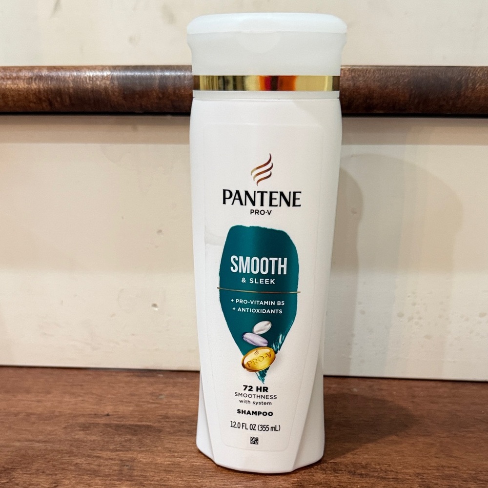NWT Pantene Smooth & Sleek Shampoo